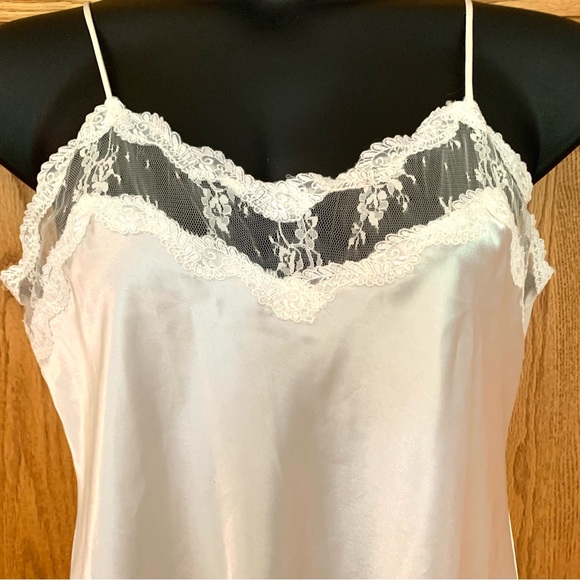 Vintage Delicates lace satiny, baby doll slip dress sleepwear, size large - Picture 4 of 7